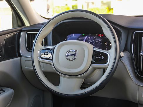 Used 2023 Volvo XC60 B5 Plus w/ Protection Package Premier image 17