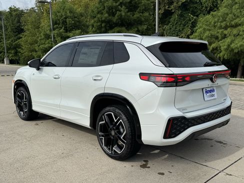 New 2026 Volkswagen Tiguan SEL R-Line image 3