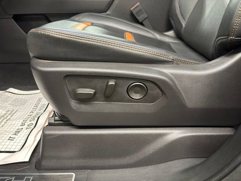 Used 2025 GMC Sierra 1500 AT4 w/ AT4 Premium Package AWD/4WD image 27