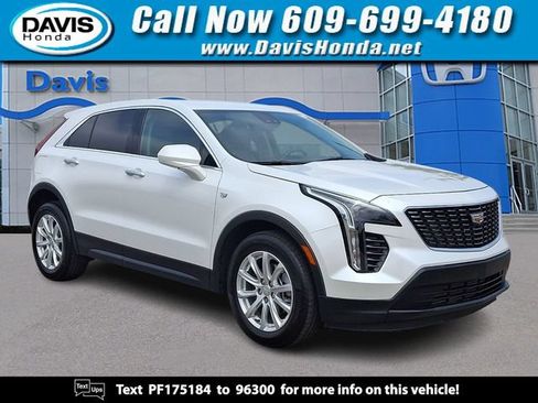 Used 2023 Cadillac XT4 Luxury w/ Cold Weather Package AWD/4WD image 1
