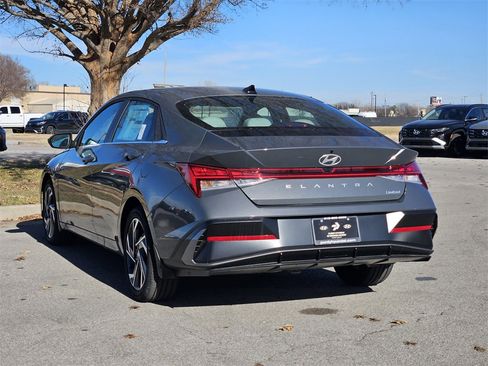 New 2025 Hyundai Elantra Limited image 5