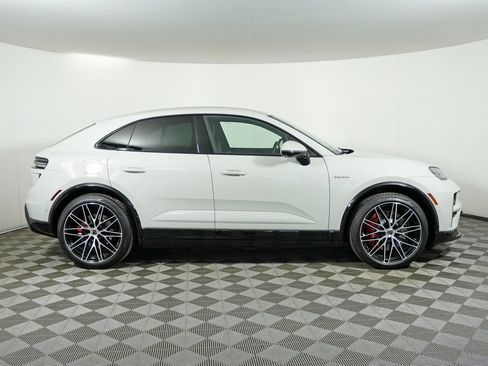 Used 2026 Porsche Macan Turbo Electric AWD/4WD image 8