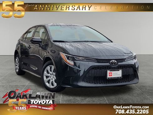Certified 2022 Toyota Corolla LE image 1