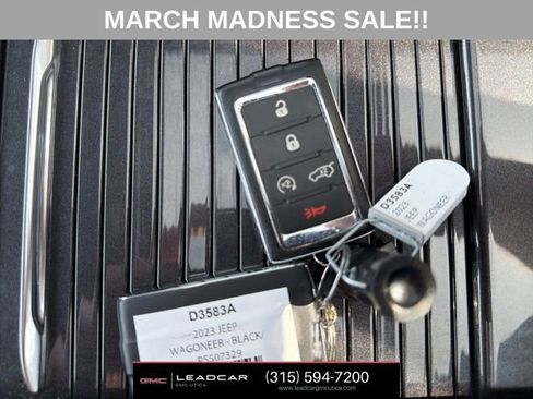 Used 2023 Jeep Wagoneer 4WD w/ Premium Group I image 28