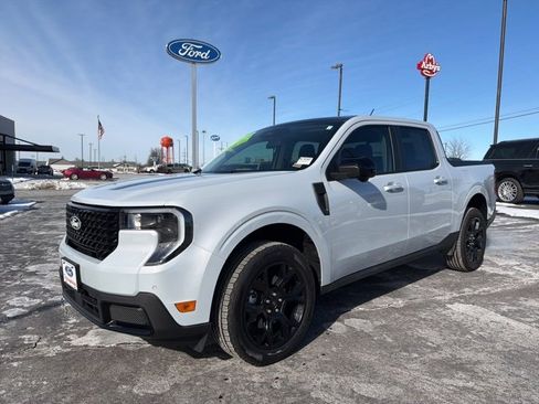 Used 2025 Ford Maverick Lariat w/ Black Appearance Package image 1