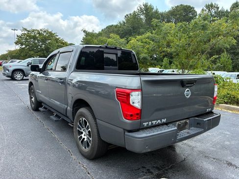 Used 2022 Nissan Titan SV RWD image 4