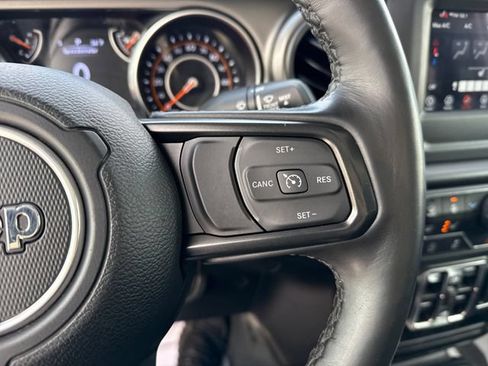 Used 2022 Jeep Gladiator Sport AWD/4WD image 32