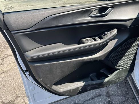 Used 2024 Jeep Grand Cherokee Altitude image 16