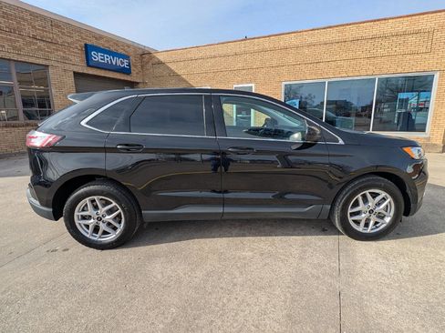 Used 2024 Ford Edge SEL image 6