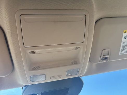 Used 2020 Ford Escape SE image 25