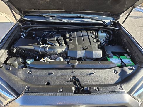 Used 2018 Toyota 4Runner Limited image 34