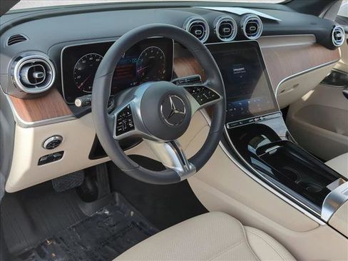 Used 2023 Mercedes-Benz GLC 300 4MATIC image 10