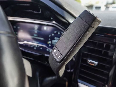 Used 2023 Chevrolet Silverado 1500 LT image 18