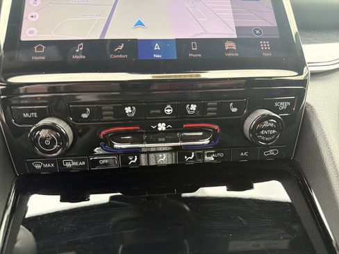 Used 2022 Jeep Grand Cherokee Trailhawk w/ Luxury Tech Group III AWD/4WD image 26