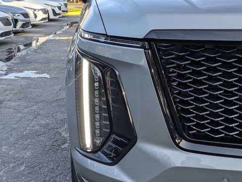 Certified 2025 Cadillac Escalade ESV Sport Platinum AWD/4WD image 9