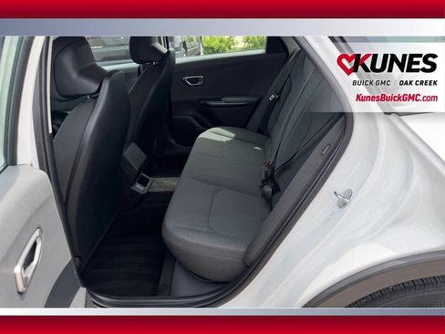 Used 2025 Kia K4 FWD image 12