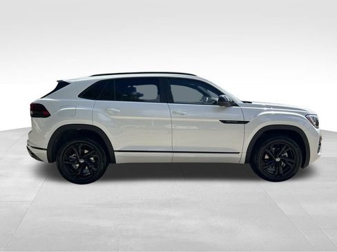 New 2026 Volkswagen Atlas Cross Sport SEL R-Line image 3