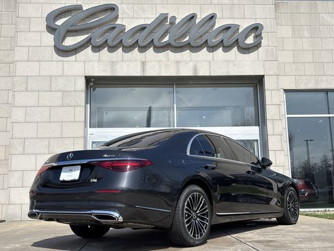 Used 2022 Mercedes-Benz S 580 4MATIC Sedan w/ Rear Seat Package image 4
