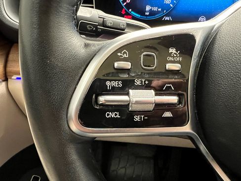 Used 2022 Mercedes-Benz GLE 350 4MATIC w/ AMG Line Exterior image 28