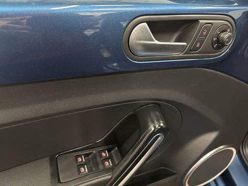 Used 2018 Volkswagen Beetle 2.0T S image 22