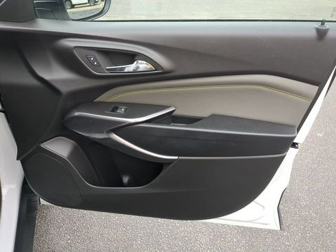Used 2025 Chevrolet Trax ACTIV w/ Driver Confidence Package FWD image 32