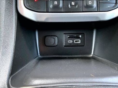 Used 2023 GMC Acadia SLT w/ Preferred Package AWD/4WD image 24