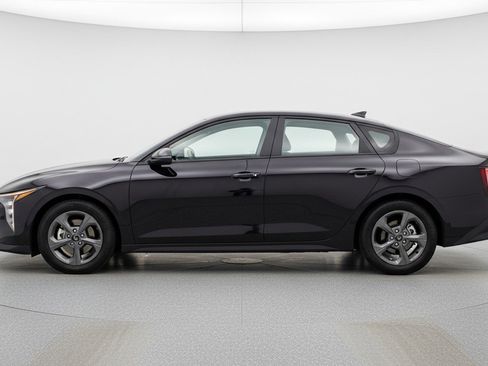 Used 2025 Kia K4 LXS image 5