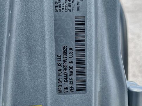 Certified 2023 Jeep Wrangler Unlimited Rubicon 4xe w/ Cold Weather Group AWD/4WD image 36