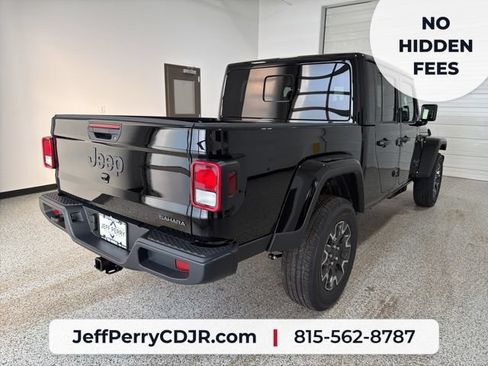 New 2026 Jeep Gladiator Sport AWD/4WD image 3
