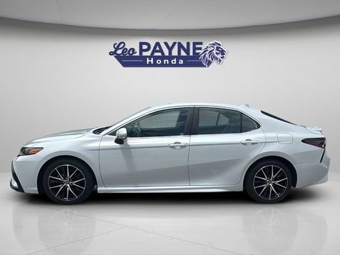 Used 2023 Toyota Camry SE FWD image 8