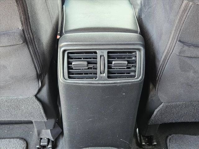 Used 2016 Nissan Rogue SV AWD/4WD image 17