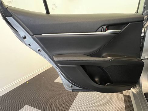 Used 2021 Toyota Camry XLE image 9