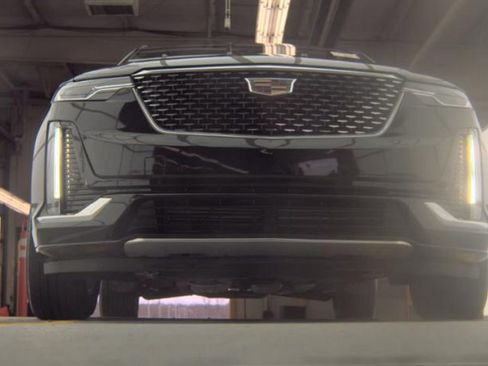 Used 2024 Cadillac XT6 Luxury w/ LPO, Floor Liner Package AWD/4WD image 3