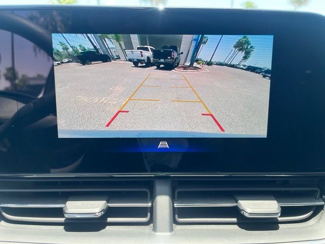 Used 2025 Chevrolet Trax LT FWD image 14