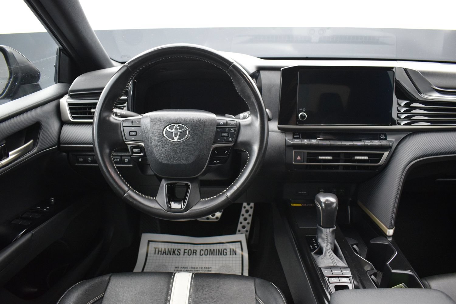 Used 2025 Toyota Camry SE FWD image 14