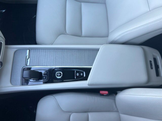 Used 2024 Volvo XC60 B5 Plus w/ Climate Package AWD/4WD image 28