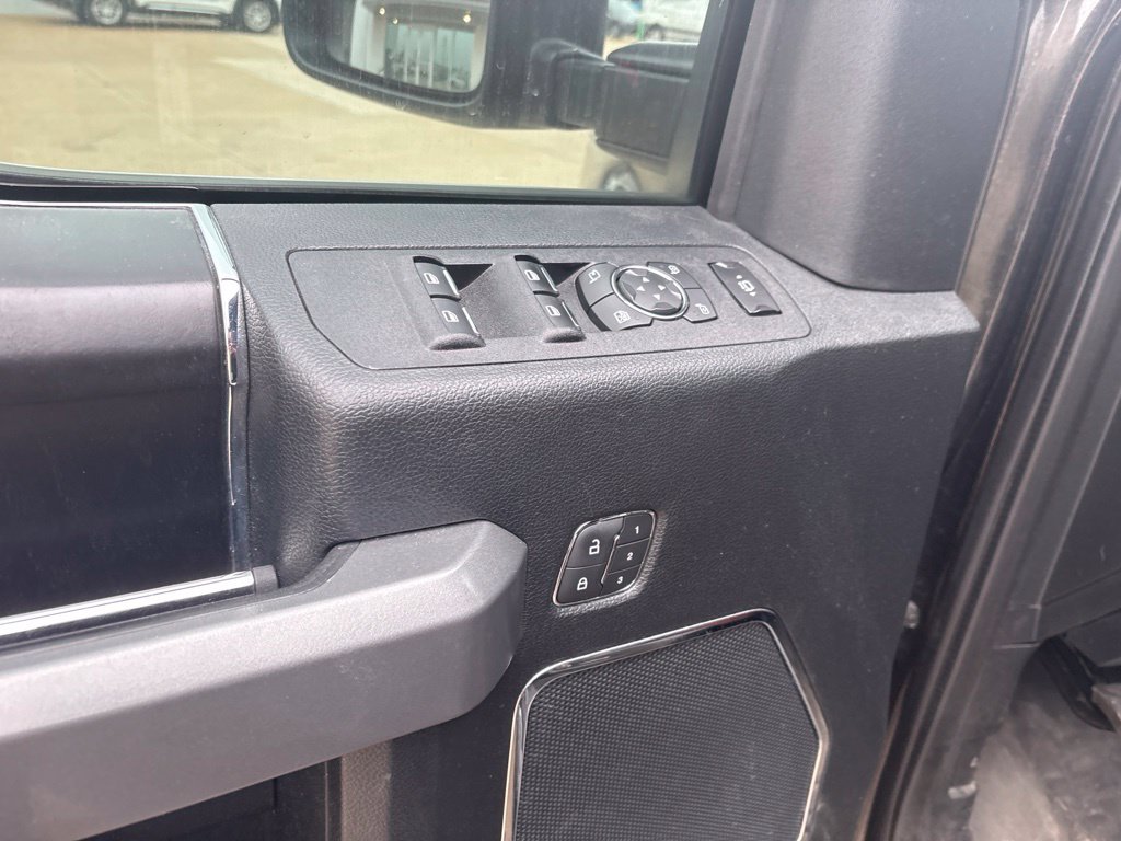 Used 2019 Ford F350 Platinum AWD/4WD image 12