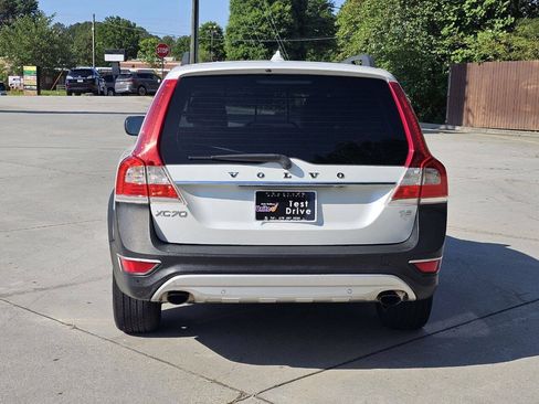Used 2015 Volvo XC70 T5 Platinum w/ Protection Package FWD image 18