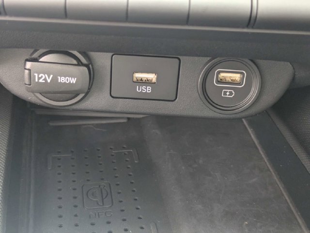 Used 2023 Hyundai Elantra Limited FWD image 24