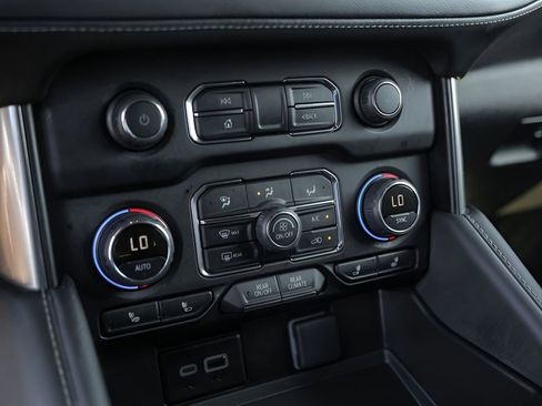 Used 2024 Chevrolet Suburban Z71 w/ Z71 Off-Road Package image 22