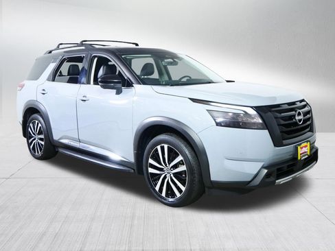 Used 2024 Nissan Pathfinder Platinum w/ Lighting Package (N93) AWD/4WD image 1