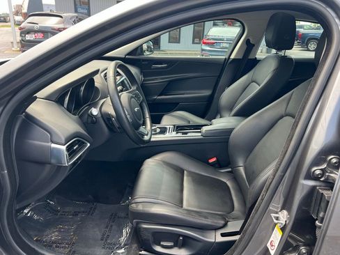 Used 2018 Jaguar XE Premium AWD/4WD image 10