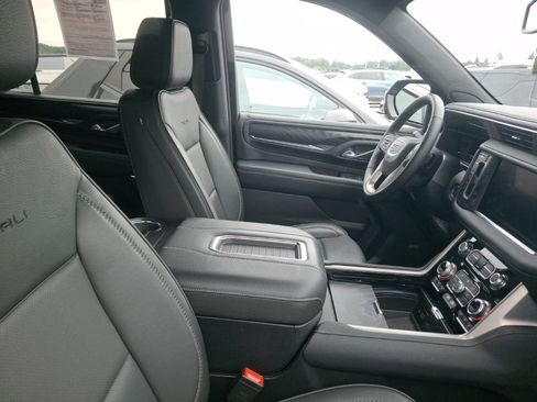 Used 2024 GMC Yukon Denali AWD/4WD image 12