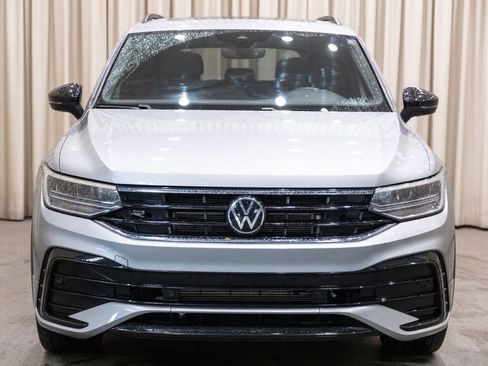 Used 2023 Volkswagen Tiguan SE R-Line FWD image 3