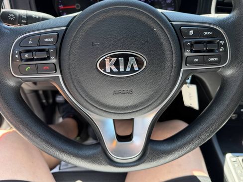 Used 2017 Kia Sportage LX w/ LX Popular Package FWD image 4