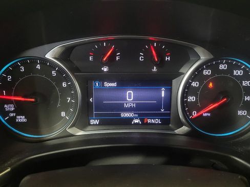 Used 2020 Chevrolet Equinox LT w/ LPO, Chrome Package FWD image 23