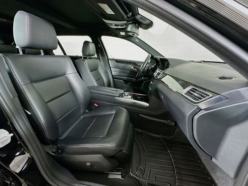 Used 2016 Mercedes-Benz E 350 4MATIC Wagon image 32