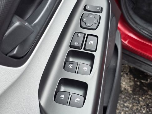 Used 2023 Hyundai Kona SEL image 17