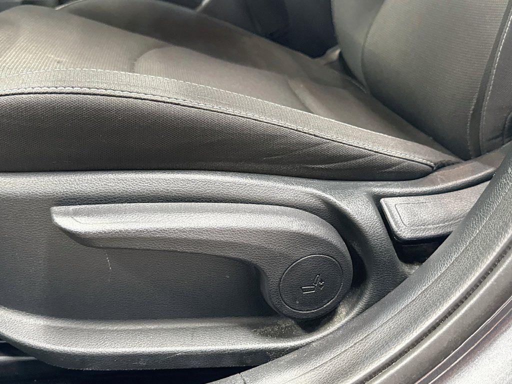 Used 2024 Kia Forte LXS w/ LXS Technology Package FWD image 19