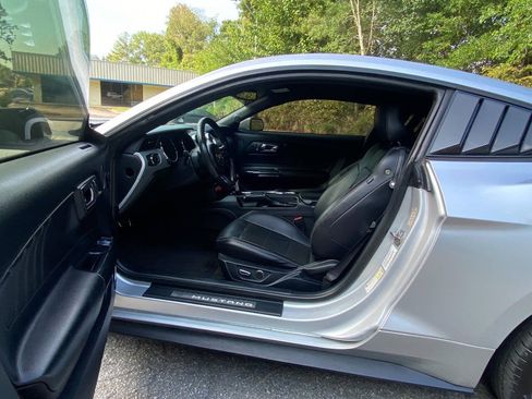 Used 2016 Ford Mustang Premium RWD image 15